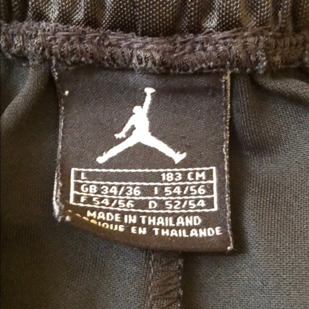 Limited edition Jordan Shorts - Sz L - Picture 2 of 9